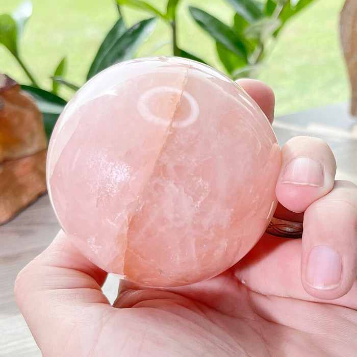 Růženín leštěný koule Madagaskar 12 - cca ø 7 cm