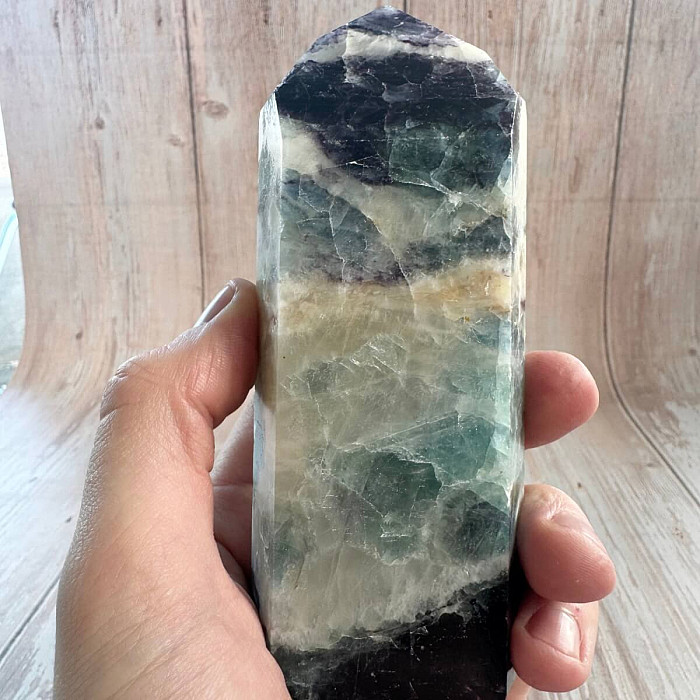 Fluorit duhový špice - obelisk 4 - cca 5 x 13 cm