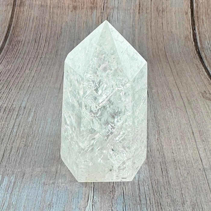 Křišťál pukaný obelisk 7 - cca 7