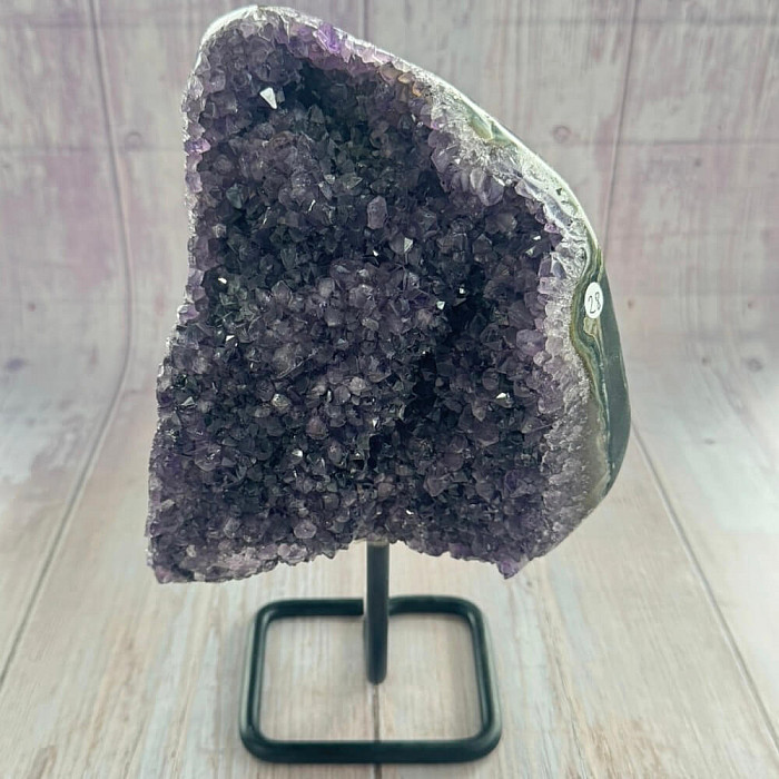Ametyst drůza na stojánku 28 - cca 18 x 13 cm