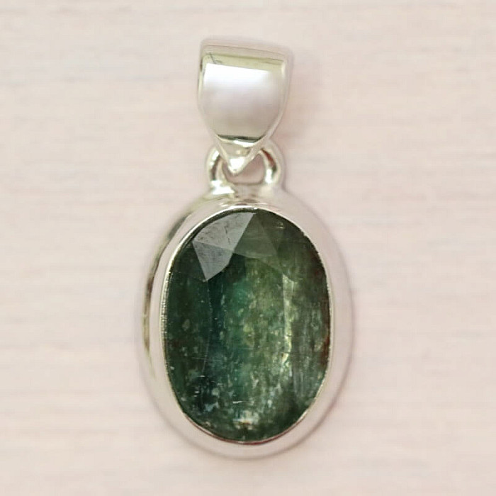 Kyanit zelený broušený přívěsek stříbro Ag 925 P148 - 1