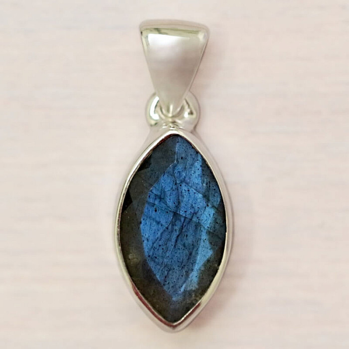 Labradorit broušený přívěsek stříbro Ag 925 P1220 - 1