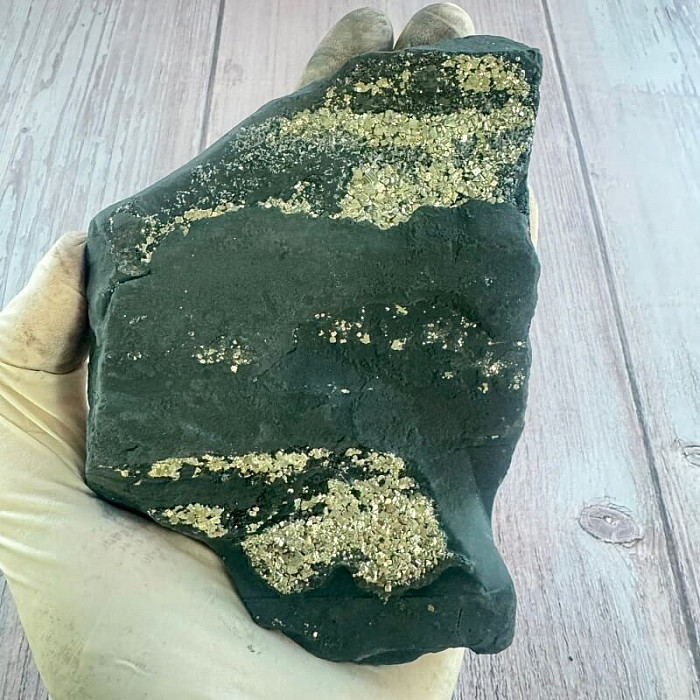 Šungit s pyritem surový 25 - cca 12 x 6