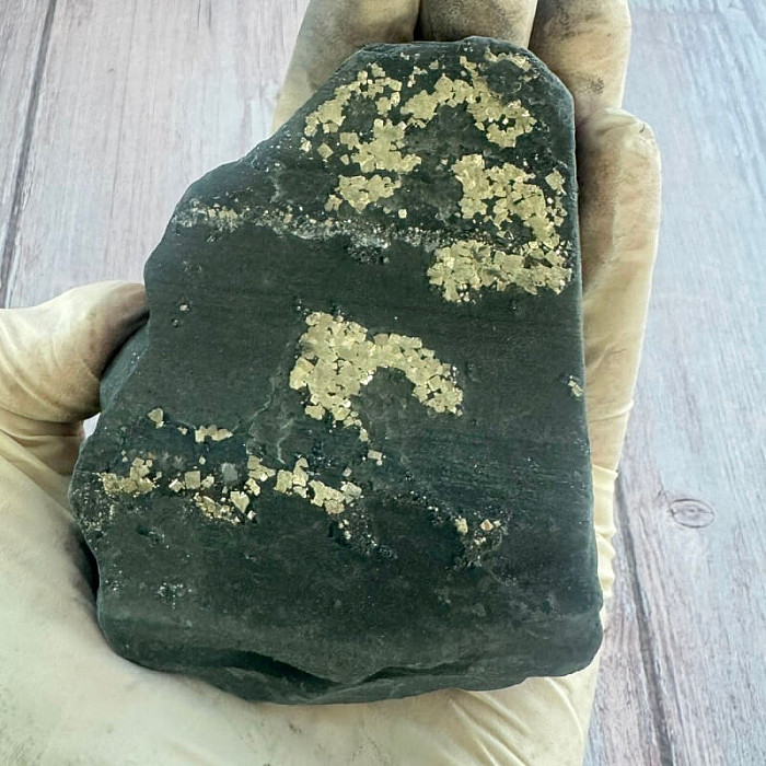 Šungit s pyritem surový 26 - cca 8