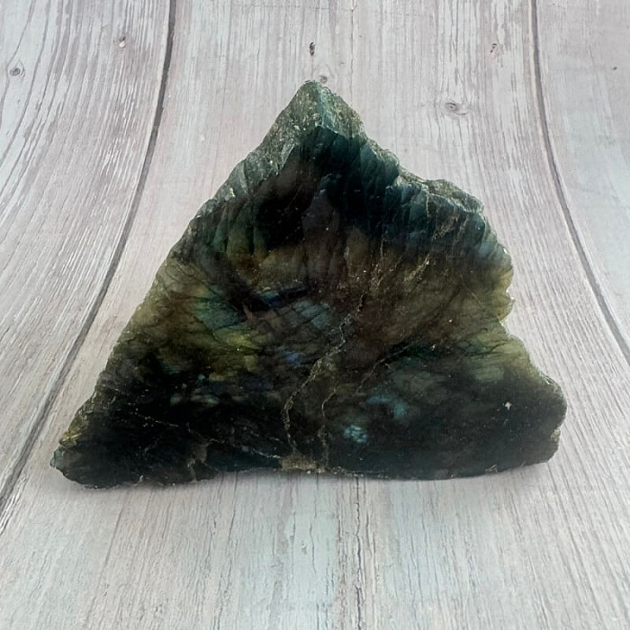 Labradorit polobroušený Madagaskar P2-17 - cca 8