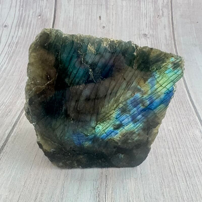 Labradorit polobroušený Madagaskar P2-20 - cca 8