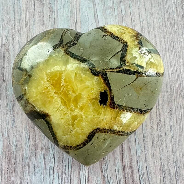 Septárie leštěná Madagaskar velké Srdce P8-20 - cca 8