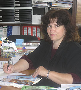 Paní Dana Holečková ve své kanceláři 